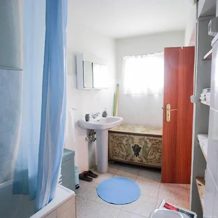 Feriehus Cozy And Traditional Stone House