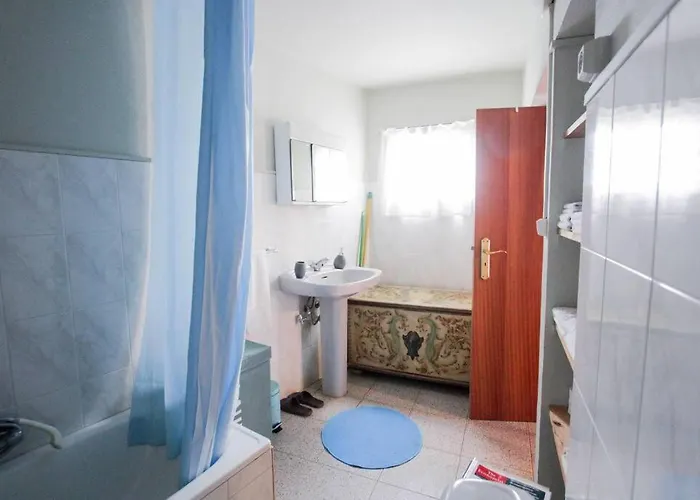 Дом отдыха Cozy And Traditional Stone House